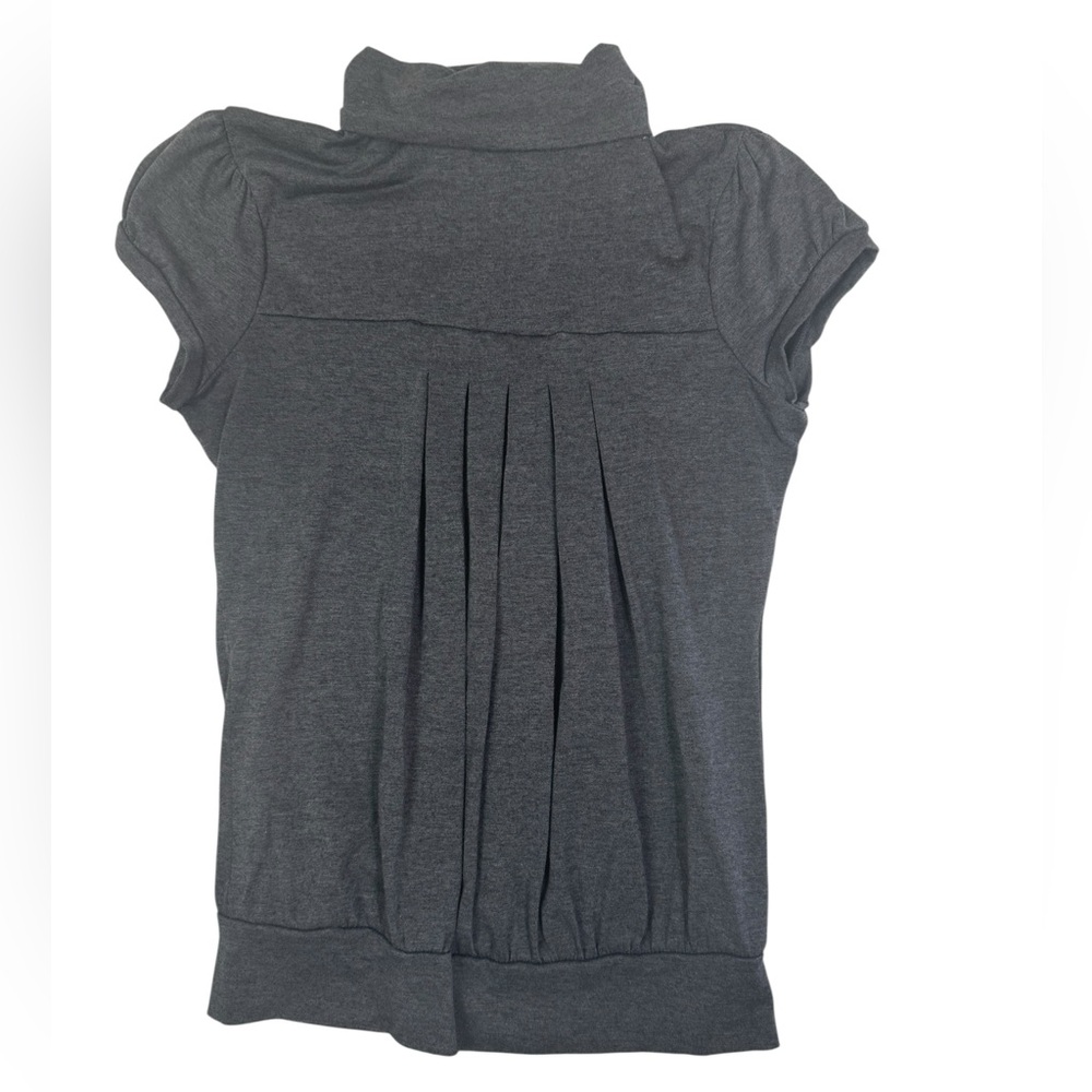 Belle du Jour Gray Short Sleeve Mock Neck Pleated Top‎ Size Small